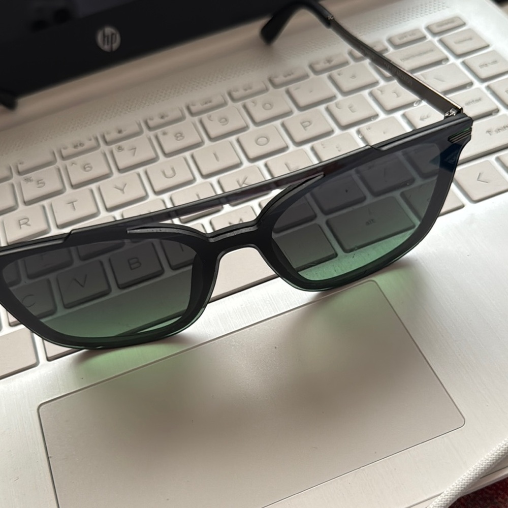 Stylish Black Sunglasses